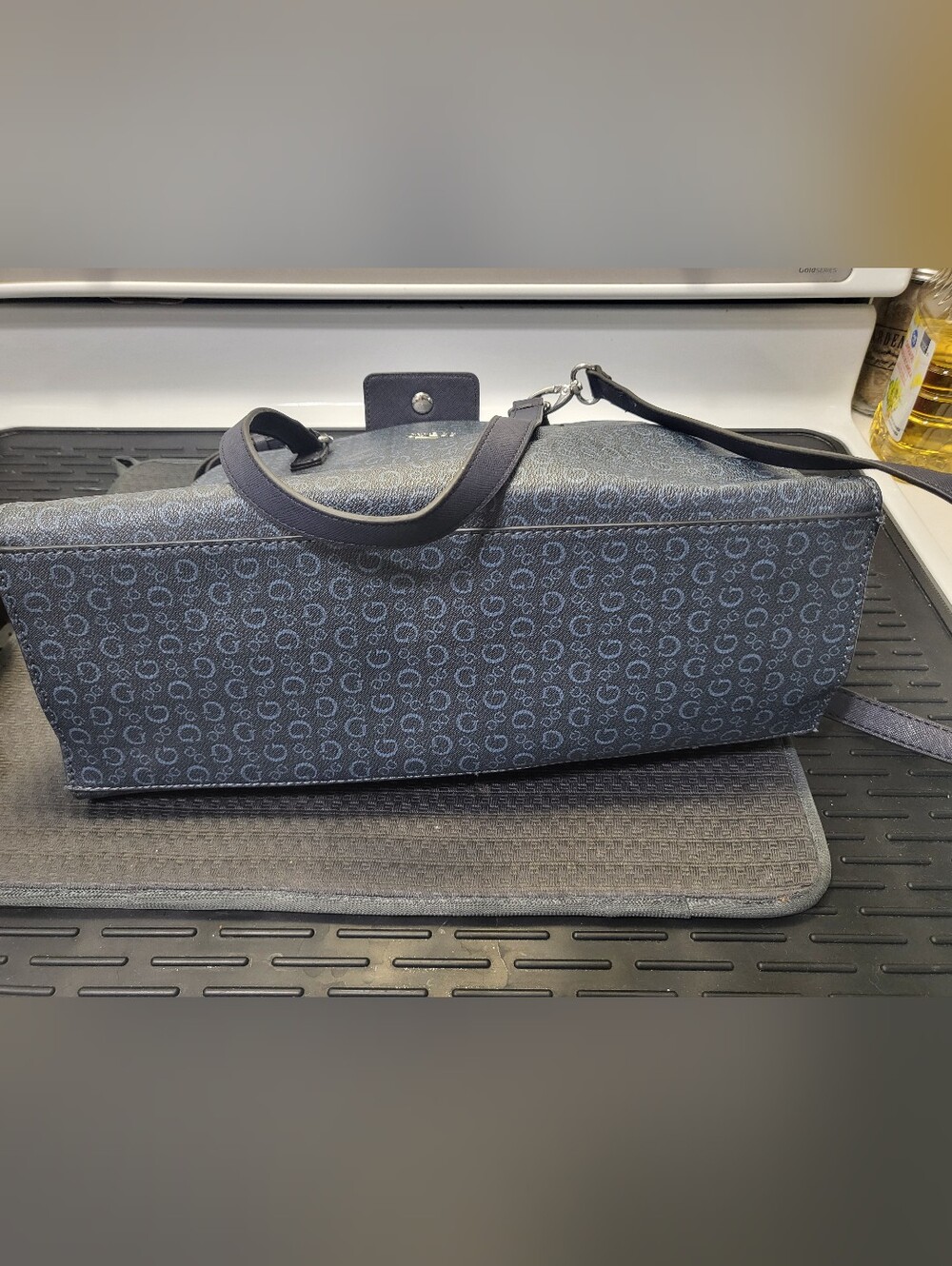 Large GUESS Purse - Picture 2 of 5